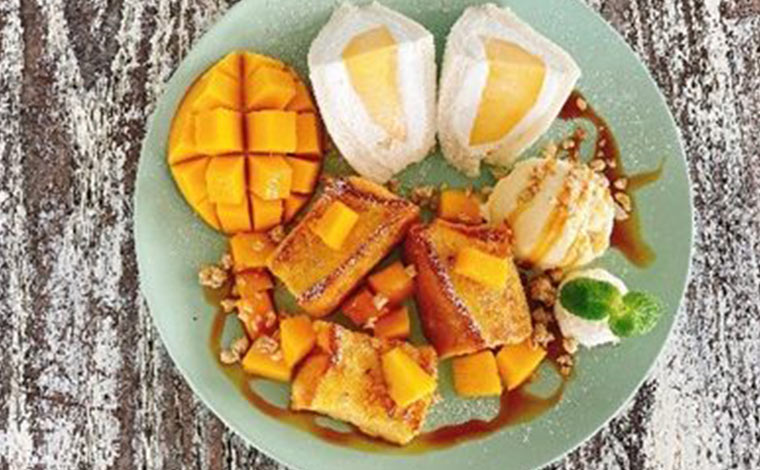 夏季限定の「マンゴースペシャルプレート」