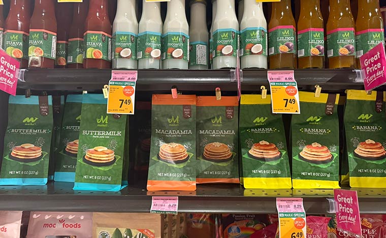 商品棚には各商品の通常価格と下にメンバー価格を表示