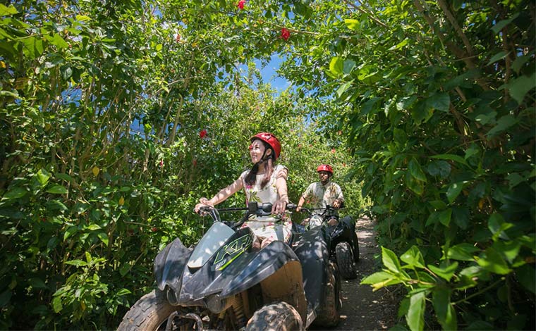 写真提供：沖縄どきどきツアーズ