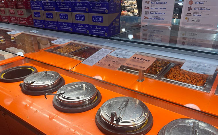 ホットスープ　小4.99ドル、中6.49ドル、大9.99ドル